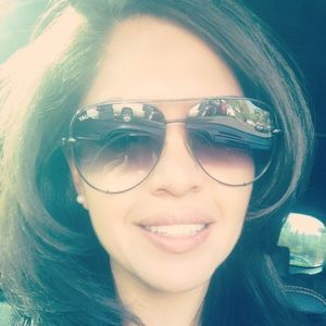 Meet your Posher, Jacqueline